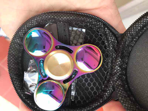Fidget spinner RAINBOW METALIC 3 SIDE TWIST Hand spinner toys VS-09
