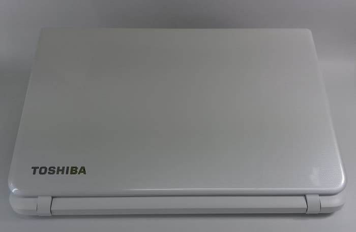 Jual Notebook Toshiba Core I3-4005 Harga Murah C55-B1044 White