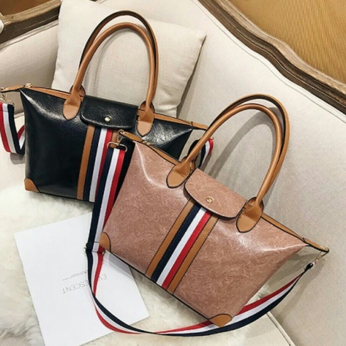 wide strap tote bag