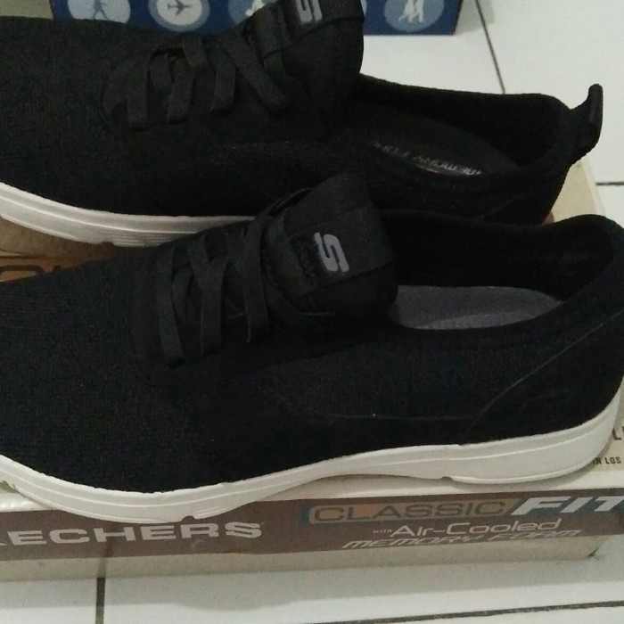 skechers classic fit memory foam