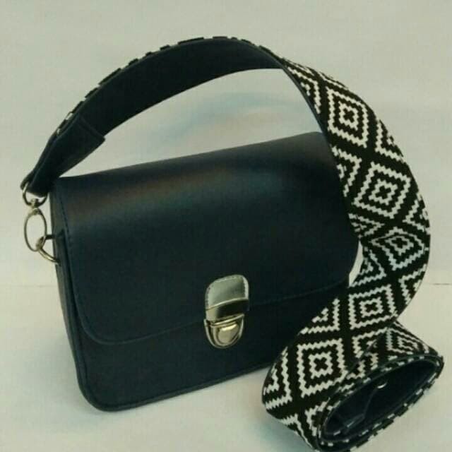 View Simple Elegan Tas Selempang Wanita Kecil Simple Images