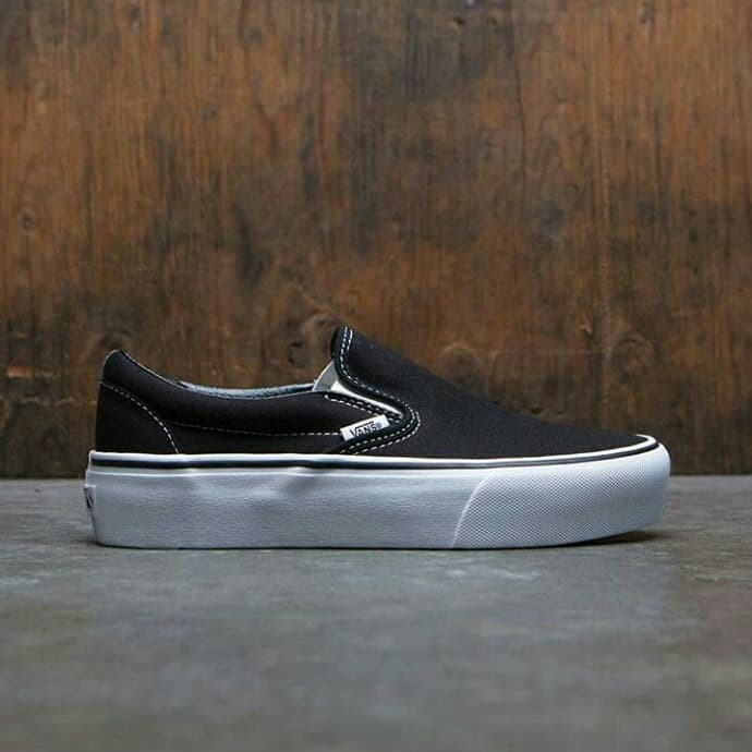 harga vans slip on black