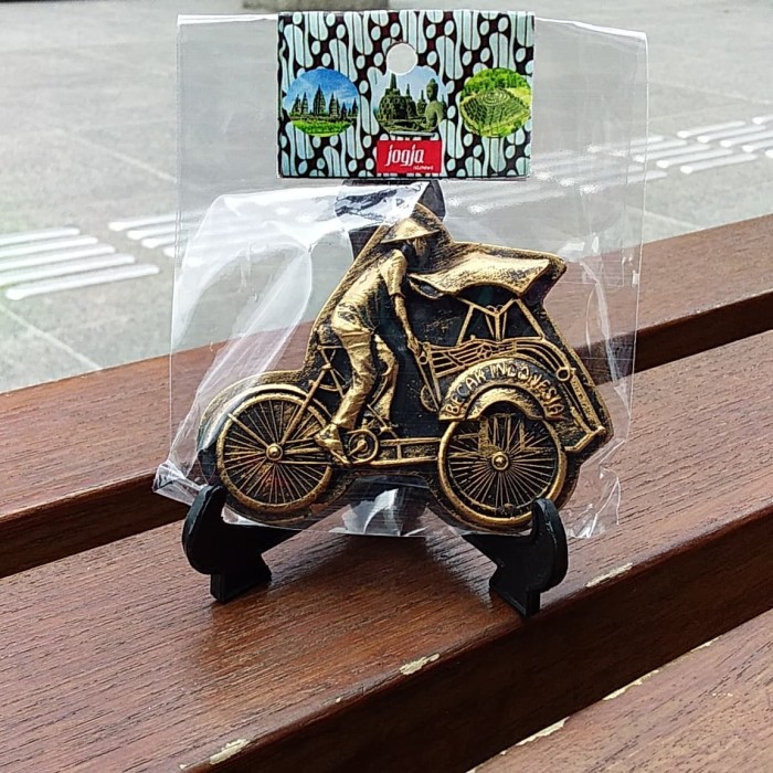 Foto Produk Fridge Magnet Fiberglass Becak khas Jogja dari RAFANIA SOUVENIR JOGJA