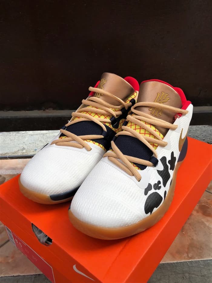 kyrie toy story flytrap