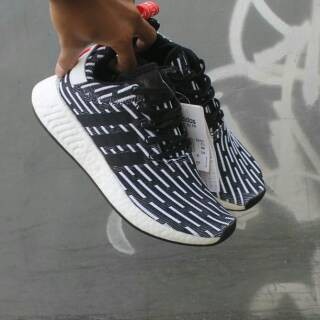 nmd r2 og