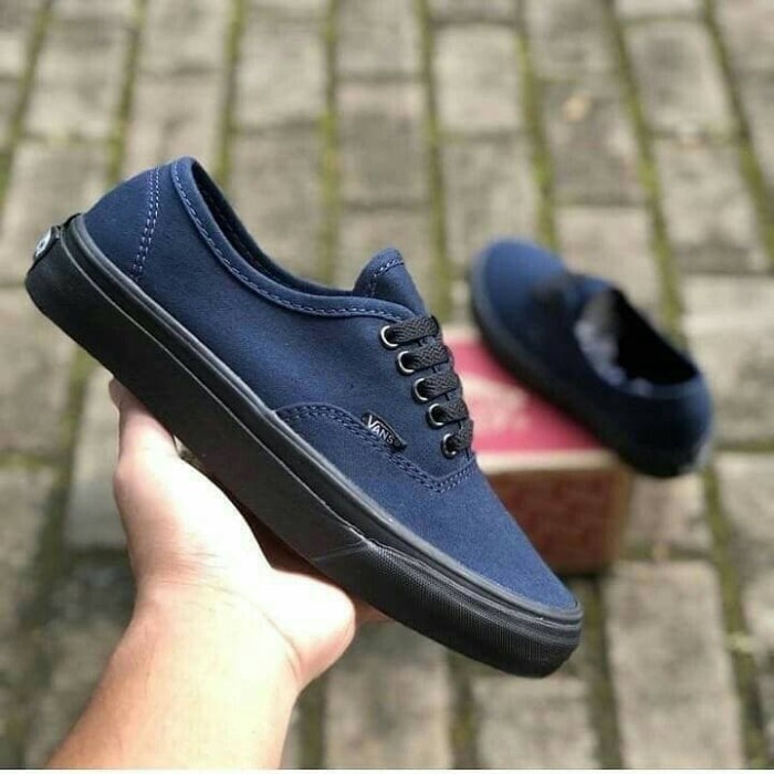 vans authentic navy black