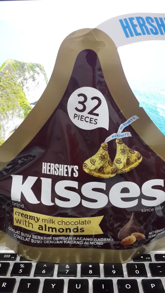 9000+ Gambar Coklat Kisses Almond 9000+ Gambar Coklat Kisses Almond
