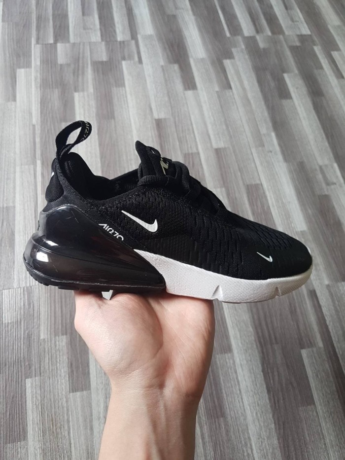 black and white air max plus men's