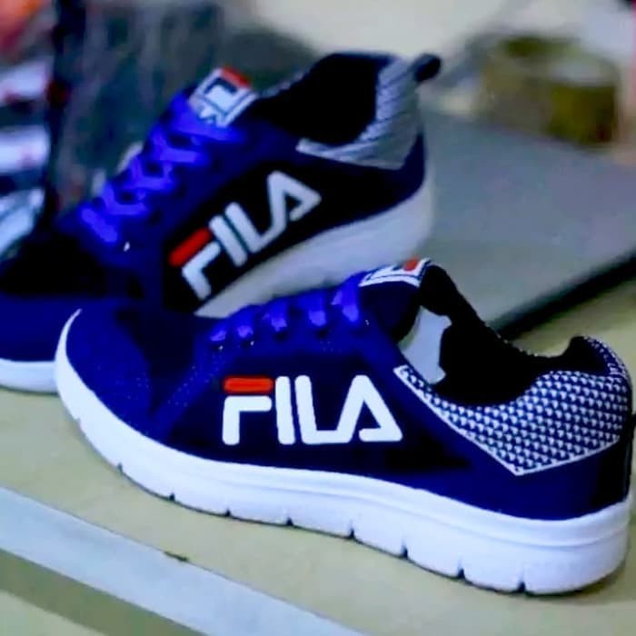 Sepatu Sneakers Fila Pria Terbaru Harga Jual Online