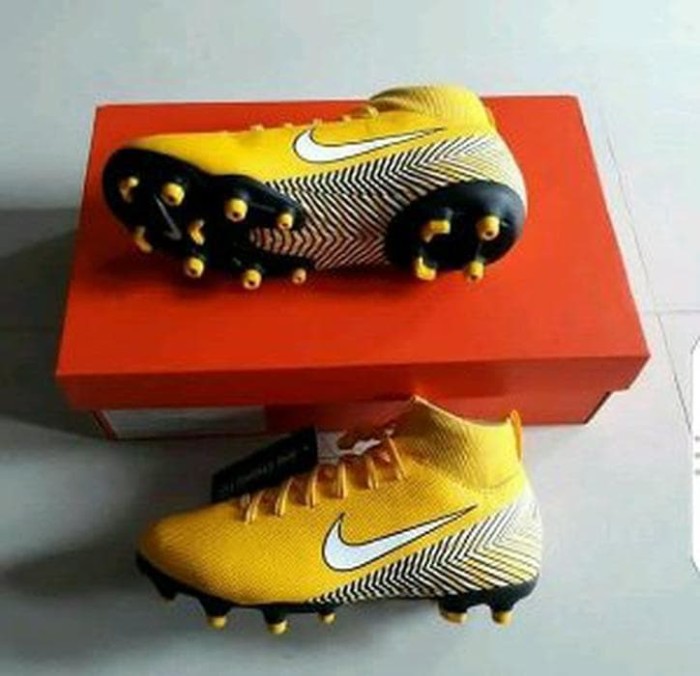 sepatu bola nike vapor 12 academy
