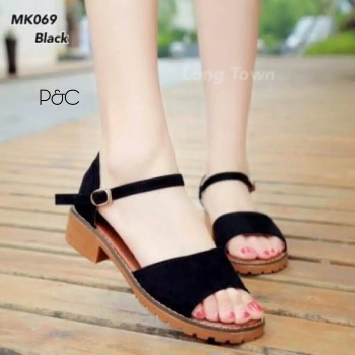simple black sandals flat