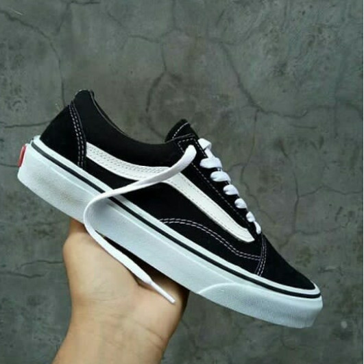 harga sepatu vans old skool black white