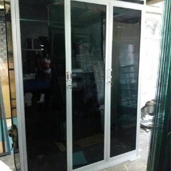 Lemari Aluminium 3 Pintu Karakter - LEMARILA