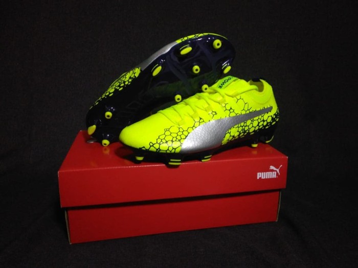 Katalog Sepatu Bola Travelbon.com Katalog Sepatu Bola Travelbon.com