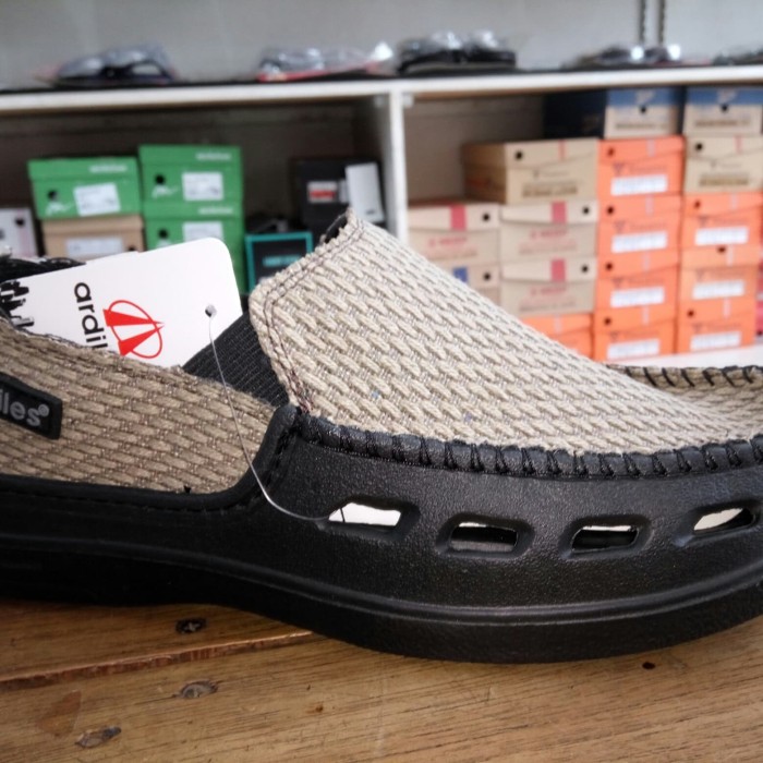 ardiles slip on