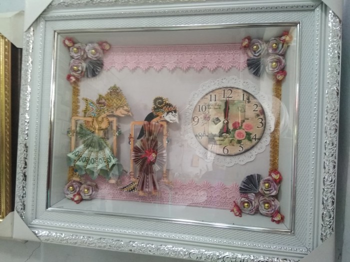 Mahar Pernikahan Wayang Rama Shinta Putih Pink Ada Jam Free Packing Mahar Pernikahan Wayang Rama Shinta Putih Pink Ada Jam Free Packing