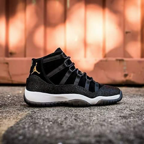 jordan retro 11 black gold