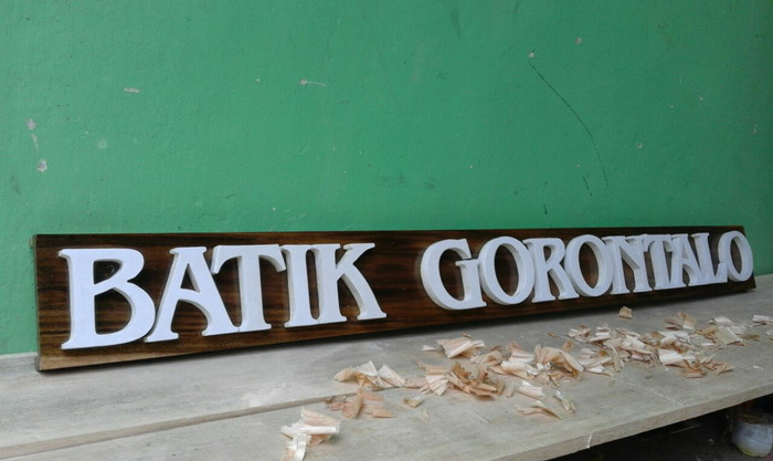 Hasil gambar untuk huruf kayu papan nama perusahaan