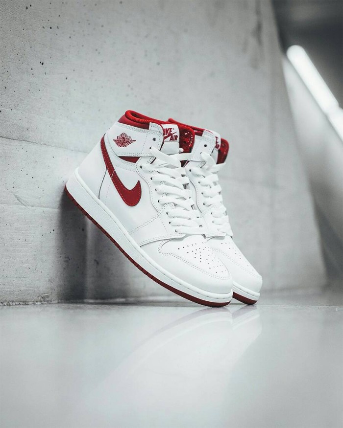 Nike Air Jordan 1 Summit White Track Red Black Release Date Nike Snkrs Id