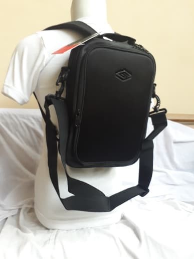 Tas 3 in 1 laptop Blasted 12 inch type 6181(hitam)