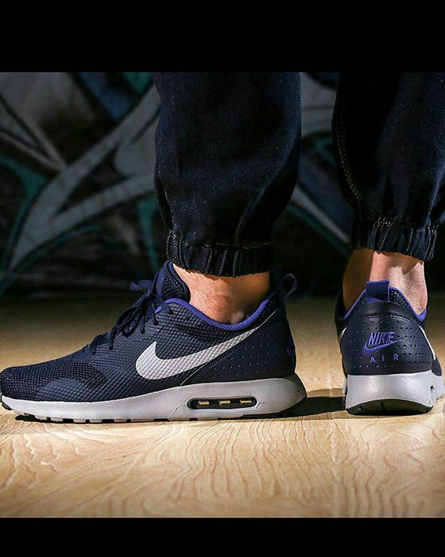 nike air tavas