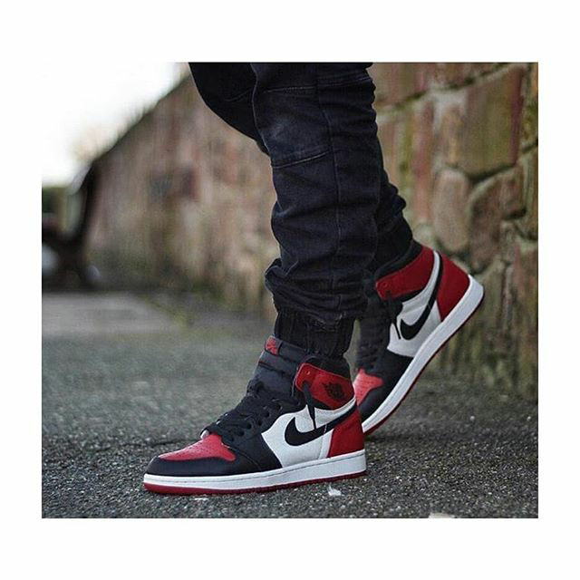 nike jordan 1 retro black