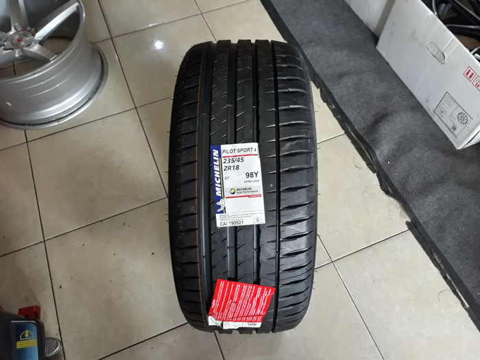 Michelin Pilot Sport >> Jual Ban Michelin Pilot Sport 4 235 45 R18 Kota Tangerang Sinar Otomax Indonesia Tokopedia Michelin Pilot Sport >> Jual Ban Michelin Pilot Sport 4 235 45 R18 Kota Tangerang Sinar Otomax Indonesia Tokopedia