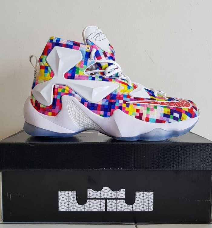 sepatu lebron 13
