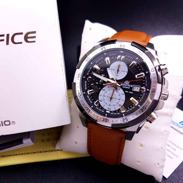 casio edifice with light