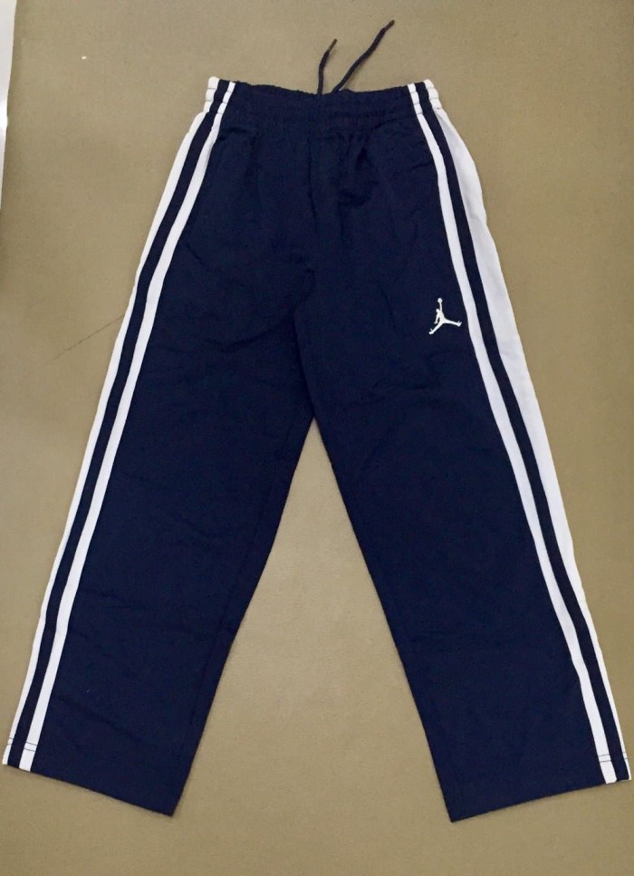 Foto Produk Celana Nike Air Jordan navy strip dua putih lebar - 2-3 tahun dari au'let