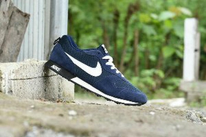 nike navy suede trainers