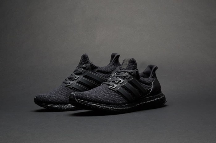 ultra boost hitam