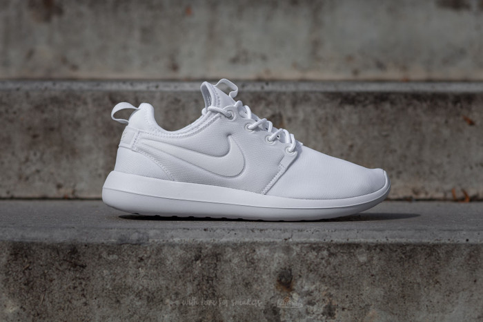 roshe nike white