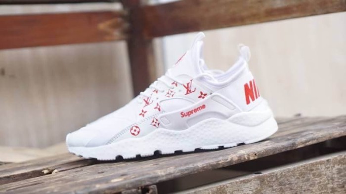 pompa akrobasi Bu arada supreme x nike air huarache run ultra white red -  jazzsocietyturkey.com