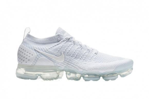 vapormax triple white