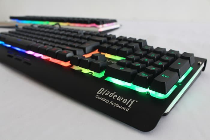 SADES BLadeWolf Sound Sensor - LED Gaming Keyboard