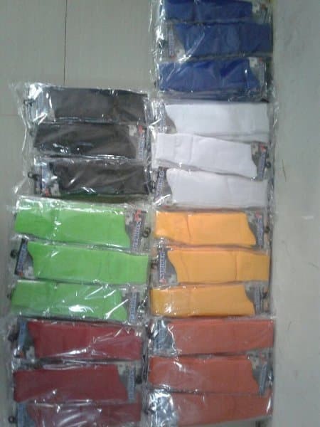 Kaos kaki sepak bola dan futsal anak anak striker