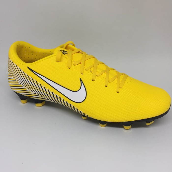 neymar cleats 2018