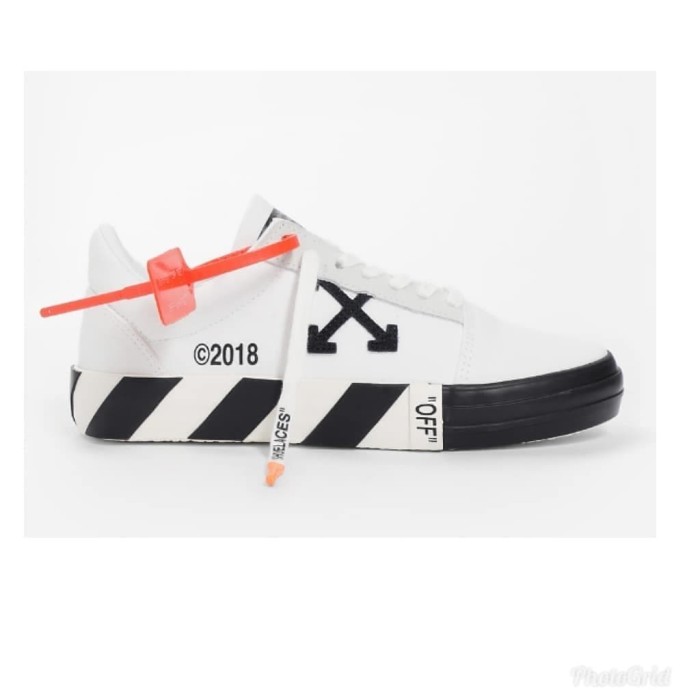 vulc low off white