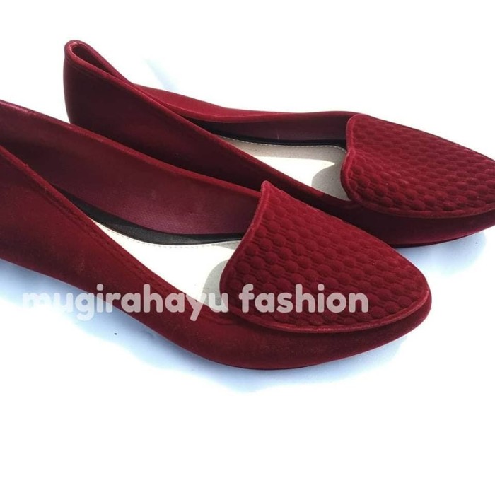 Jelly Shoes Glass Anyam - Sepatu Flat Karet Beludru Wanita - Hitam, 36