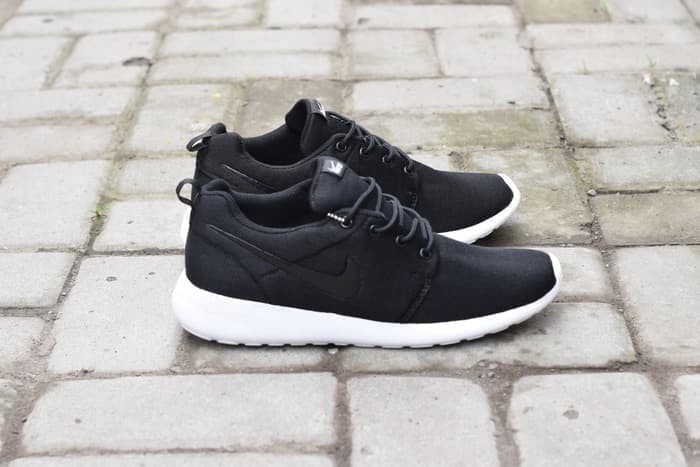 54 Gambar Sepatu Warna Hitam Polos Paling Bagus 54 Gambar Sepatu Warna Hitam Polos Paling Bagus