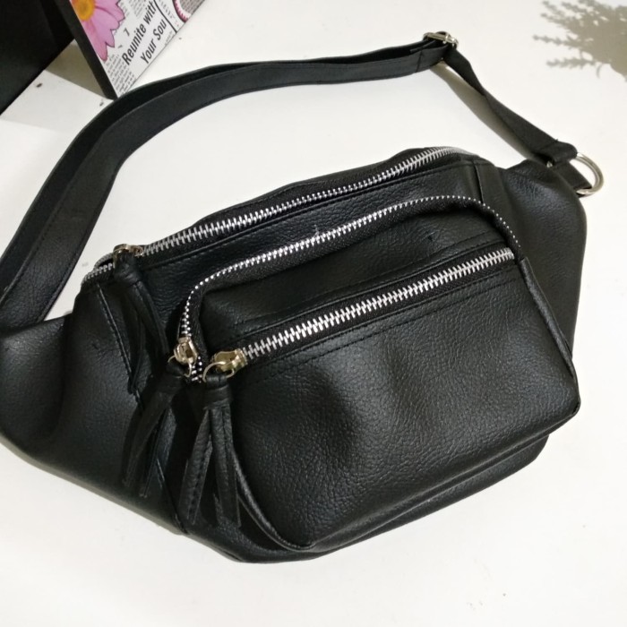 Tas wanita waist bag slingbag model stradivarius
