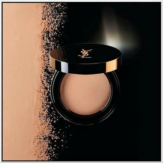 YSL le compact encre de peau (bedak padat)