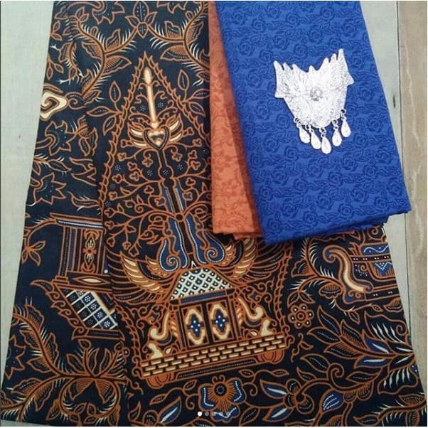 Jual KAIN BATIK HALUS MOTIF GUNUNGAN WAYANG BIRU TERBARU Jual KAIN BATIK HALUS MOTIF GUNUNGAN WAYANG BIRU TERBARU