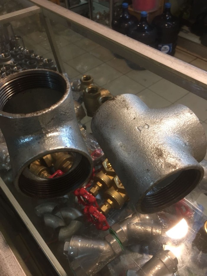 Tee Besi Galvanis/Cs Drat 1 1/4 Inch