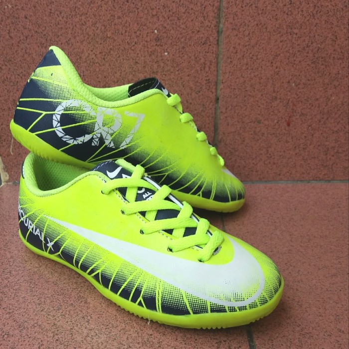 87 Gambar Sepatu Futsal Anak Kekinian 87 Gambar Sepatu Futsal Anak Kekinian