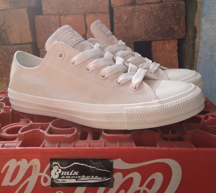 cream leather converse