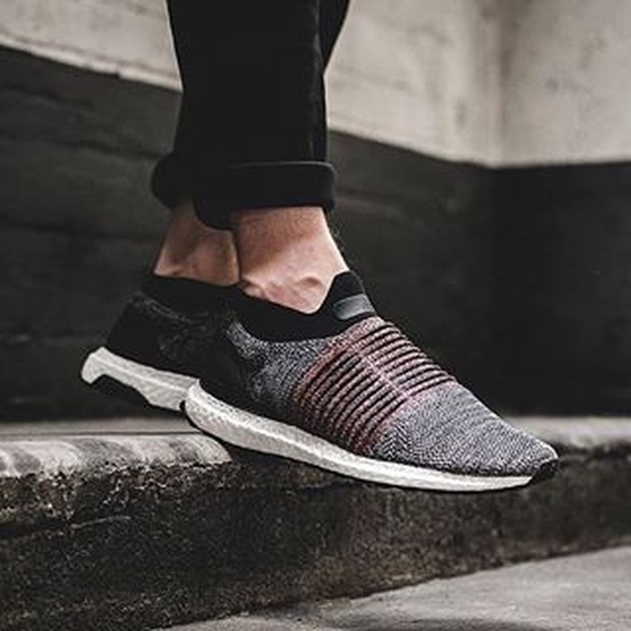 ultra boost laceless oreo black