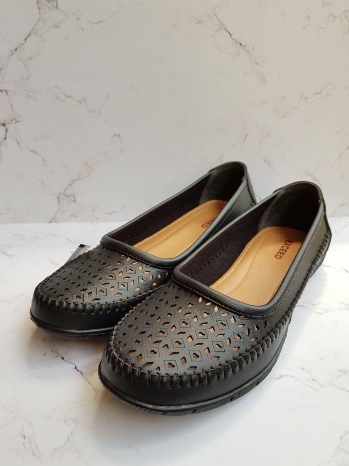 QQ 05 Hitam Fashion Sepatu Flat Shoes Wanita Terbaru Laser Black