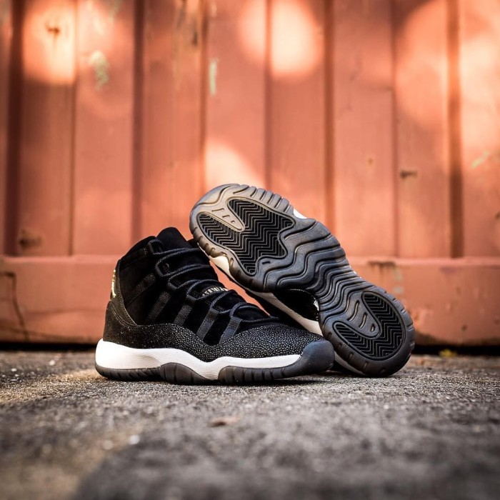 jordan retro 11 black gold